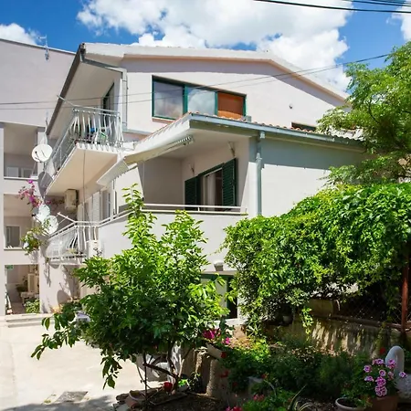 Pjero 3+2 Apartment Makarska