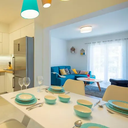 Pjero 3+2 * Makarska
