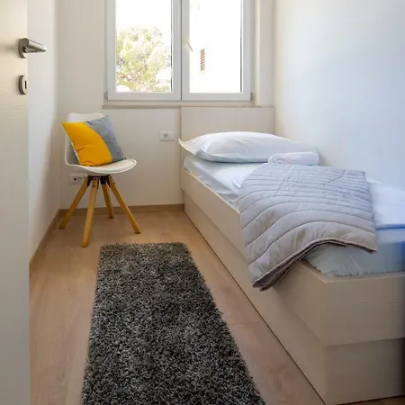 Pjero 3+2 Apartman *